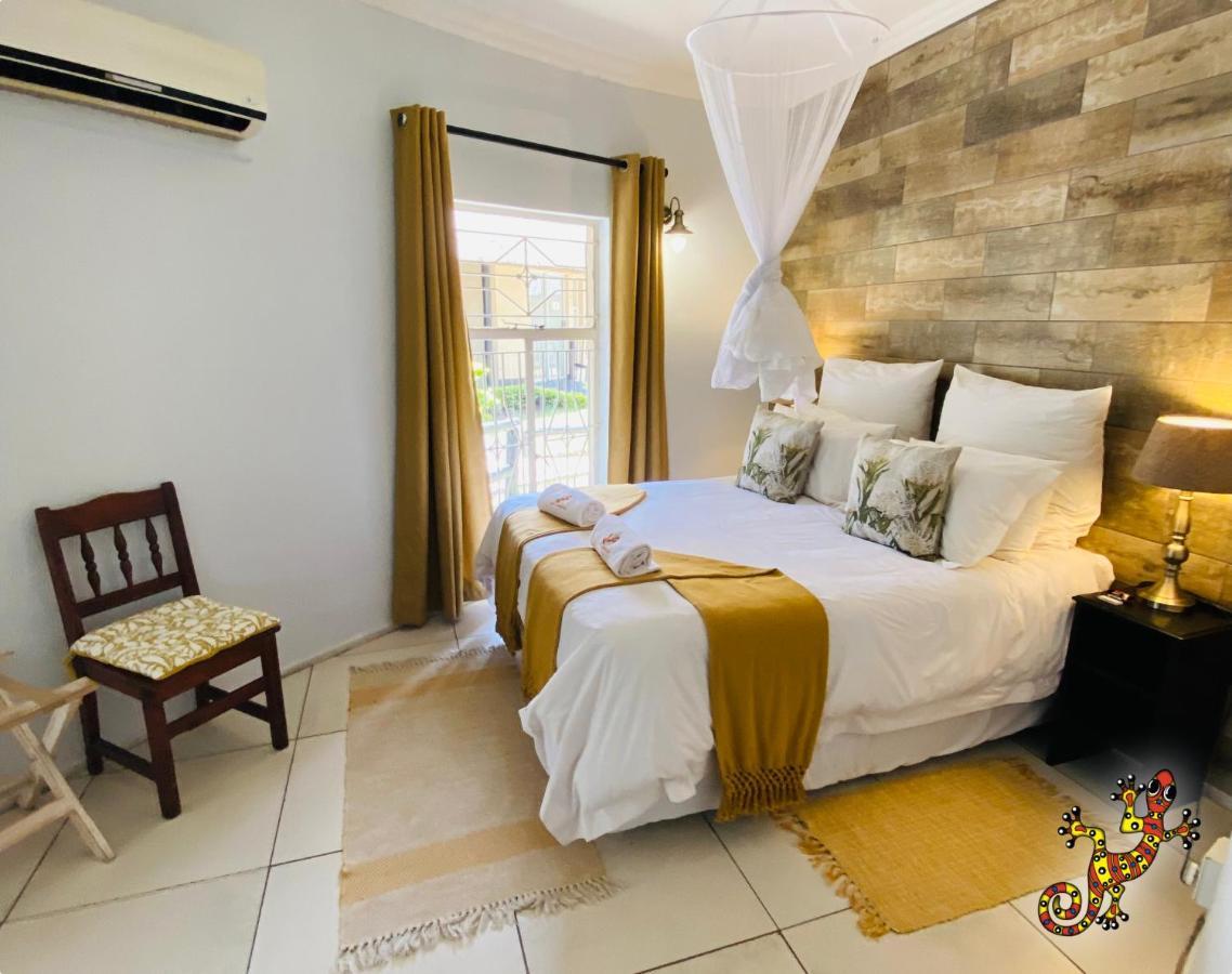 Sabie River Bush Lodge Hazyview Bagian luar foto