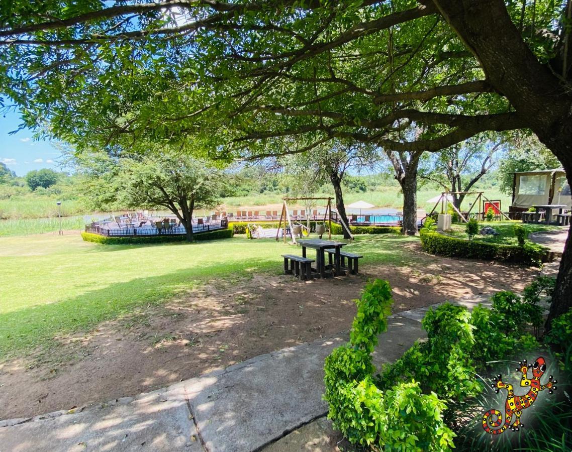 Sabie River Bush Lodge Hazyview Bagian luar foto