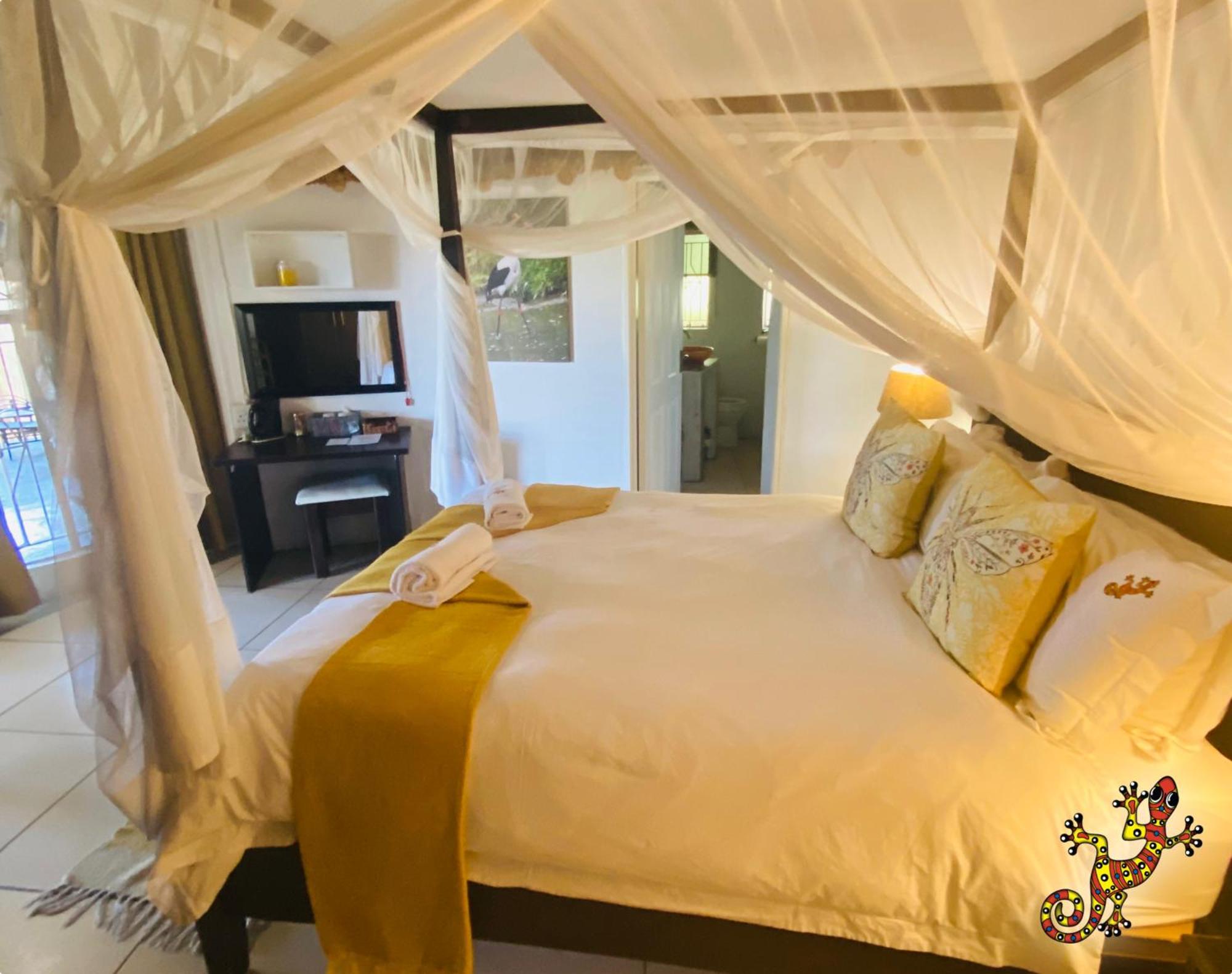 Sabie River Bush Lodge Hazyview Bagian luar foto
