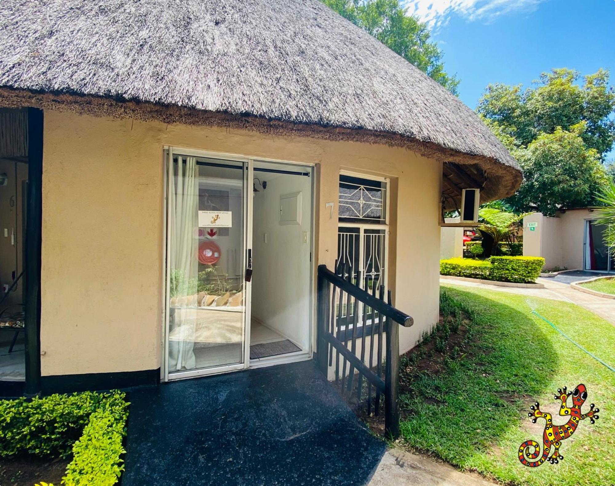 Sabie River Bush Lodge Hazyview Bagian luar foto